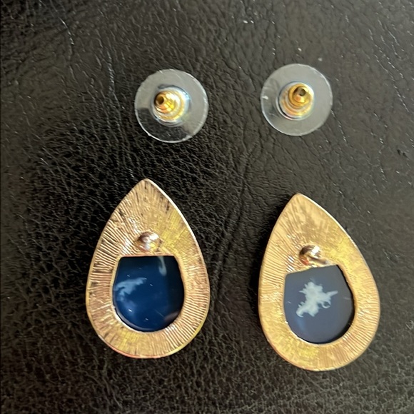 Costume Jewelry Statement Necklace and Earring Set - Picture 9 of 10